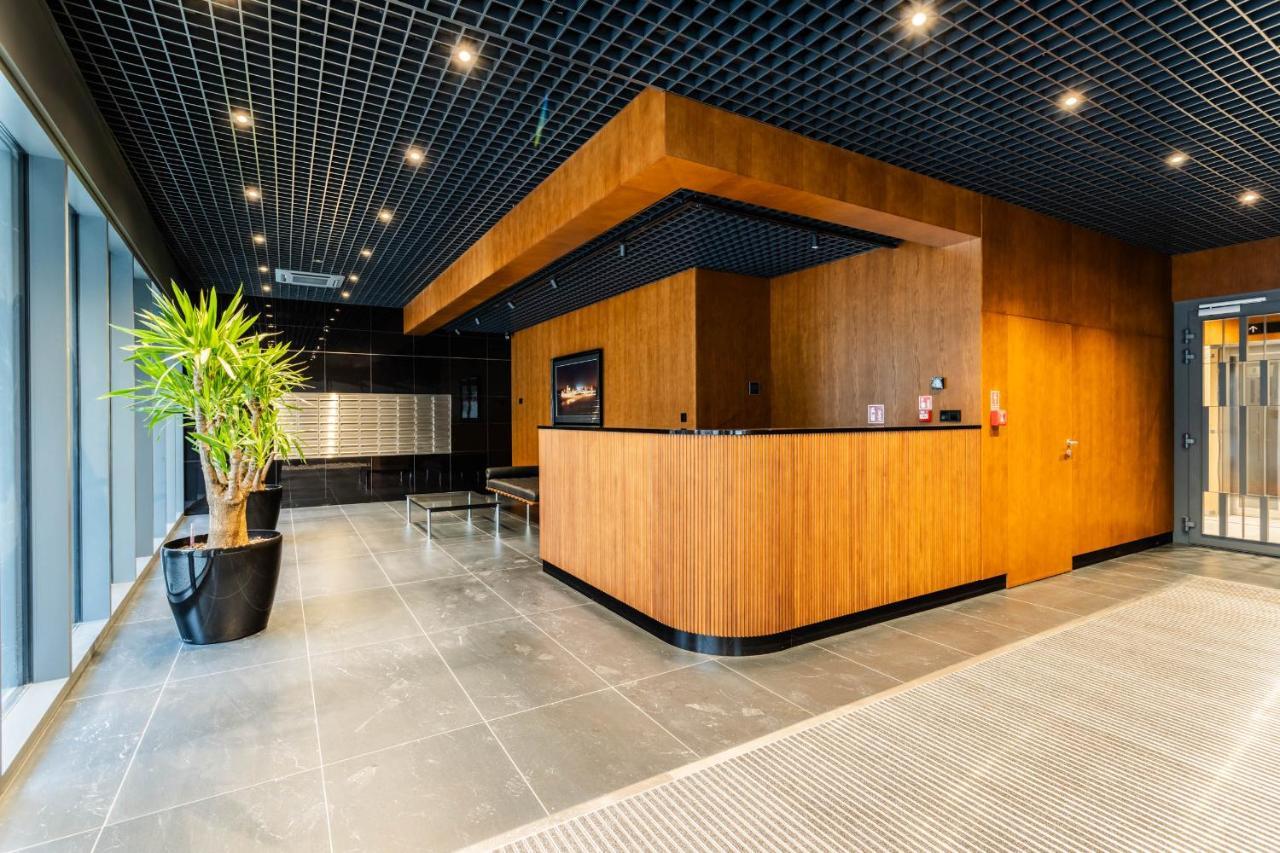 Klimatyzowany Apartament Very Berry Z Parkingiem W Poznaniu By Noclegi Renters Extérieur photo